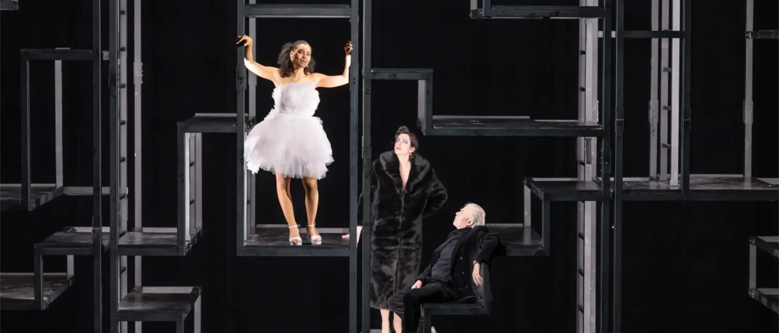 Cynthia Micas als Polly Peachum in der Dreigroschenoper am Berliner Ensemble