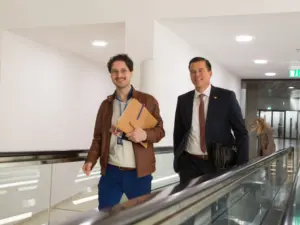 Gero Hocker mit Patrick Pehl beim Interview für die dfv Mediengruppe